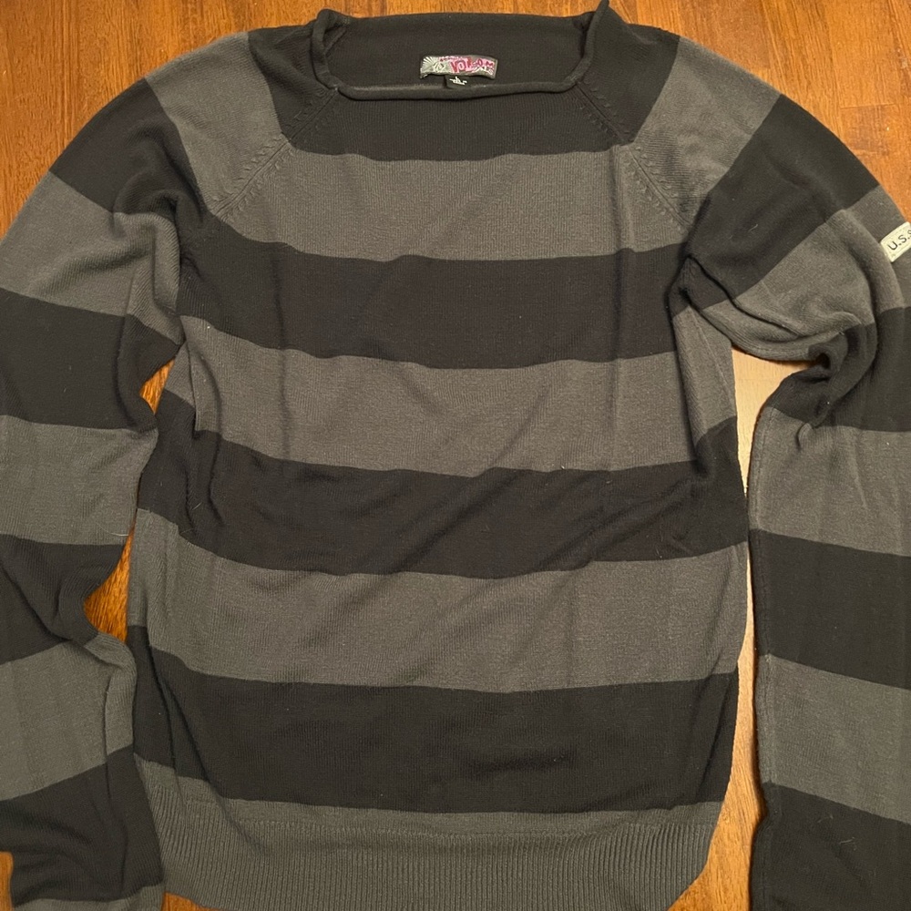 Volcom Women's Black and Gray Striped Crewneck Sweater